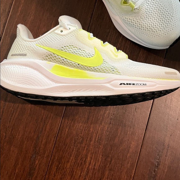 Nike Women's Pegasus 41 Running Shoes - Picture 2 of 4